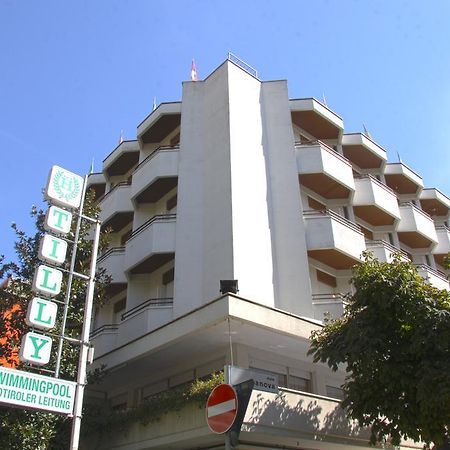 צ'סנטיקו Hotel Tilly מראה חיצוני תמונה