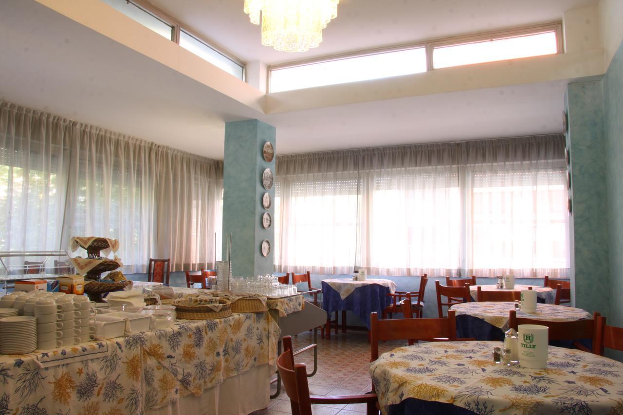צ'סנטיקו Hotel Tilly מראה חיצוני תמונה