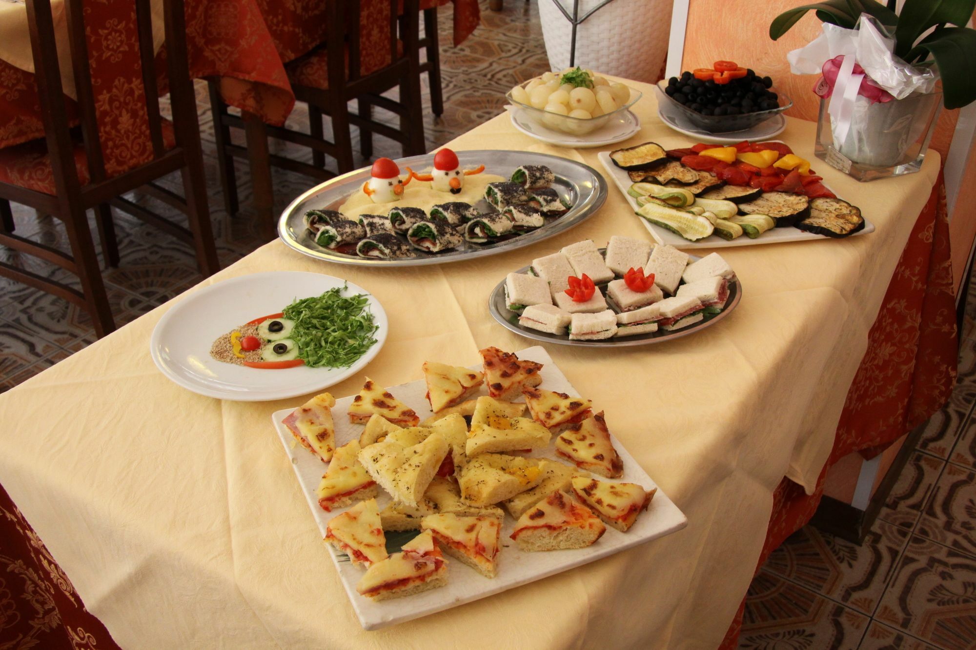 צ'סנטיקו Hotel Tilly מראה חיצוני תמונה